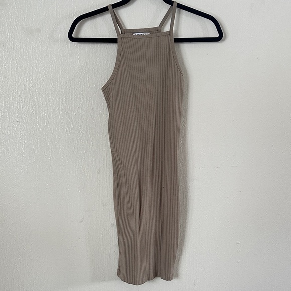 Chic Tan Ribbed Midi Dress - Picture 2 of 4
